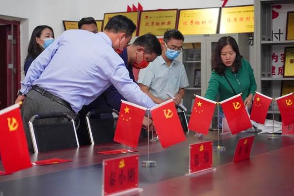 说明: https://inews.gtimg.com/newsapp_bt/0/15280477324/1000