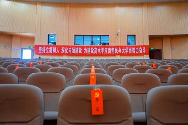 说明: https://inews.gtimg.com/newsapp_bt/0/15280478254/1000