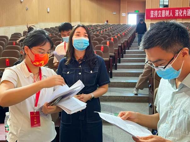 说明: https://inews.gtimg.com/newsapp_bt/0/15280480140/1000