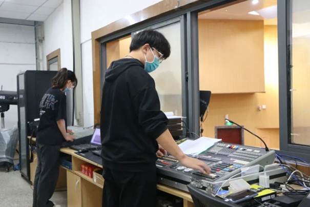 说明: https://inews.gtimg.com/newsapp_bt/0/15280481071/1000