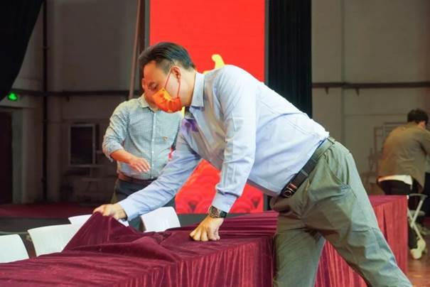 说明: https://inews.gtimg.com/newsapp_bt/0/15280476826/1000
