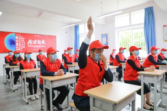 说明: C:\Users\Administrator\Desktop\新建文件夹\学生进入教室\9O9A7781.JPG