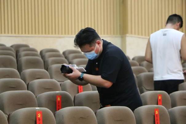 说明: https://inews.gtimg.com/newsapp_bt/0/15280481445/1000