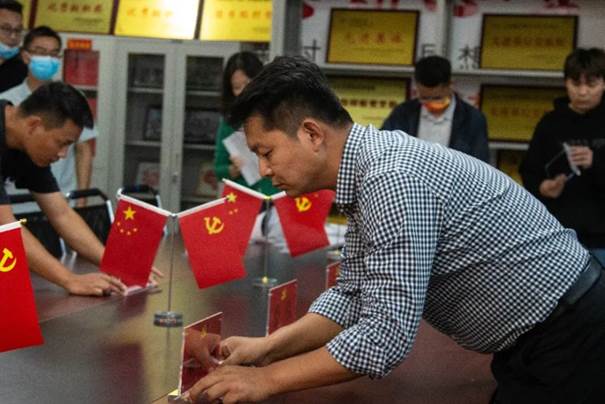 说明: https://inews.gtimg.com/newsapp_bt/0/15280480560/1000