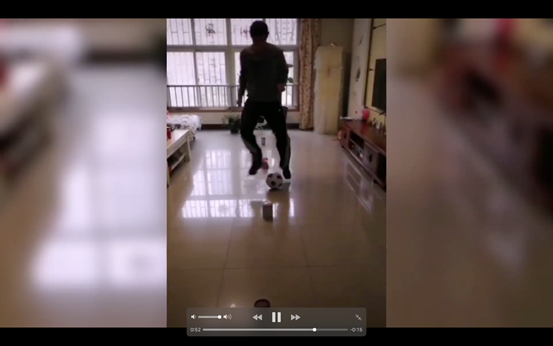 说明: 图片包含 室内, 站, 男人, 照片描述已自动生成