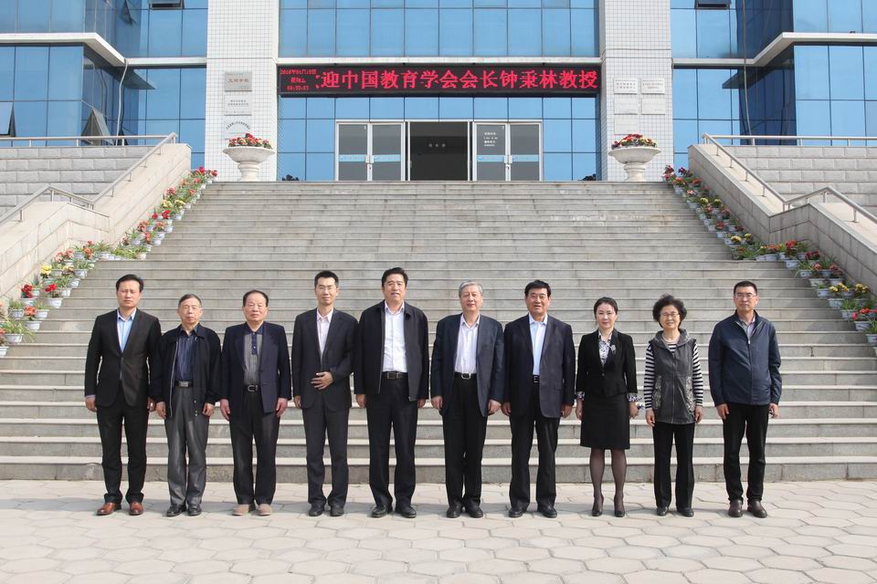 调整大小 合影.jpg