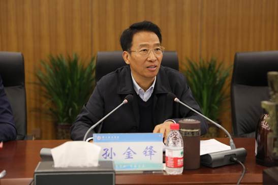 说明: 9O9A3717
