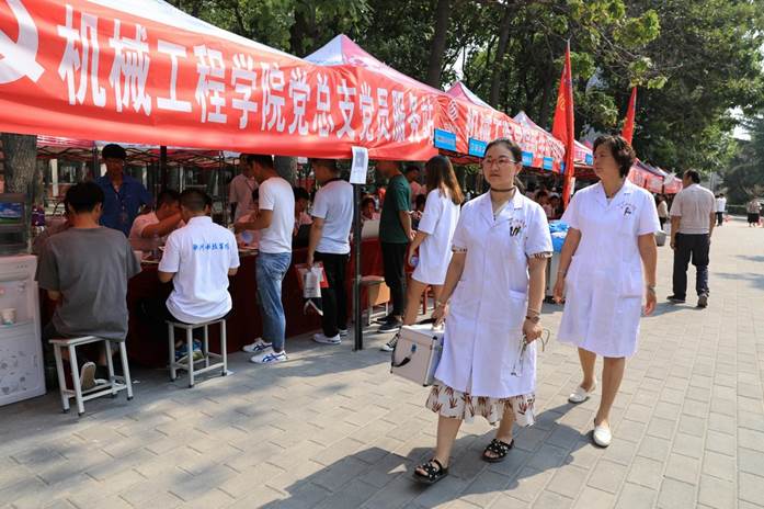 说明: C:\Users\Administrator\Desktop\学校迎新通稿\学校迎新通稿\调整大小 9O9A9524.JPG..jpg
