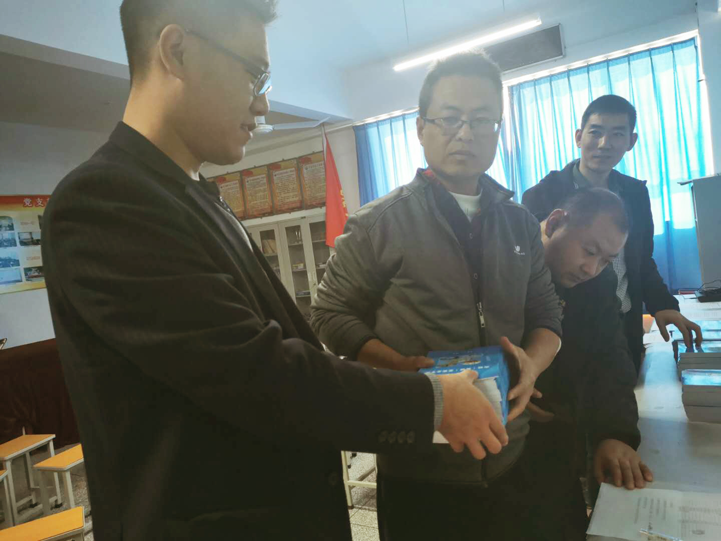 C:\Users\Admin\Desktop\瀹炶返涓績缁勭粐鍏ㄦ牎瀹為獙瀹ょ鐞嗕汉鍛樺弬鍔?2020骞撮珮鏍$鐮斿疄楠屽瀹夊叏鐜板満妫€鏌ュ惎鍔ㄦ毃鍩硅浼歕寰俊鍥剧墖_20201019150244.jpg C:\Users\Admin\Desktop\瀹炶返涓績缁勭粐鍏ㄦ牎瀹為獙瀹ょ鐞嗕汉鍛樺弬鍔?2020骞撮珮鏍$鐮斿疄楠屽瀹夊叏鐜板満妫€鏌ュ惎鍔ㄦ毃鍩硅浼歕寰俊鍥剧墖_20201019150244.jpg