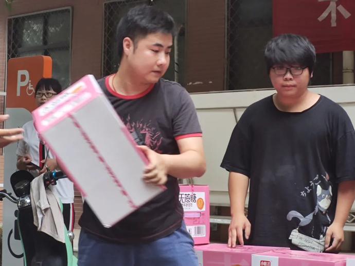 说明: https://nimg.ws.126.net/?url=http%3A%2F%2Fdingyue.ws.126.net%2F2021%2F0723%2Fdc7fcec7j00qwp91s002dc000u000mim.jpg&thumbnail=690x2147483647&quality=75&type=jpg