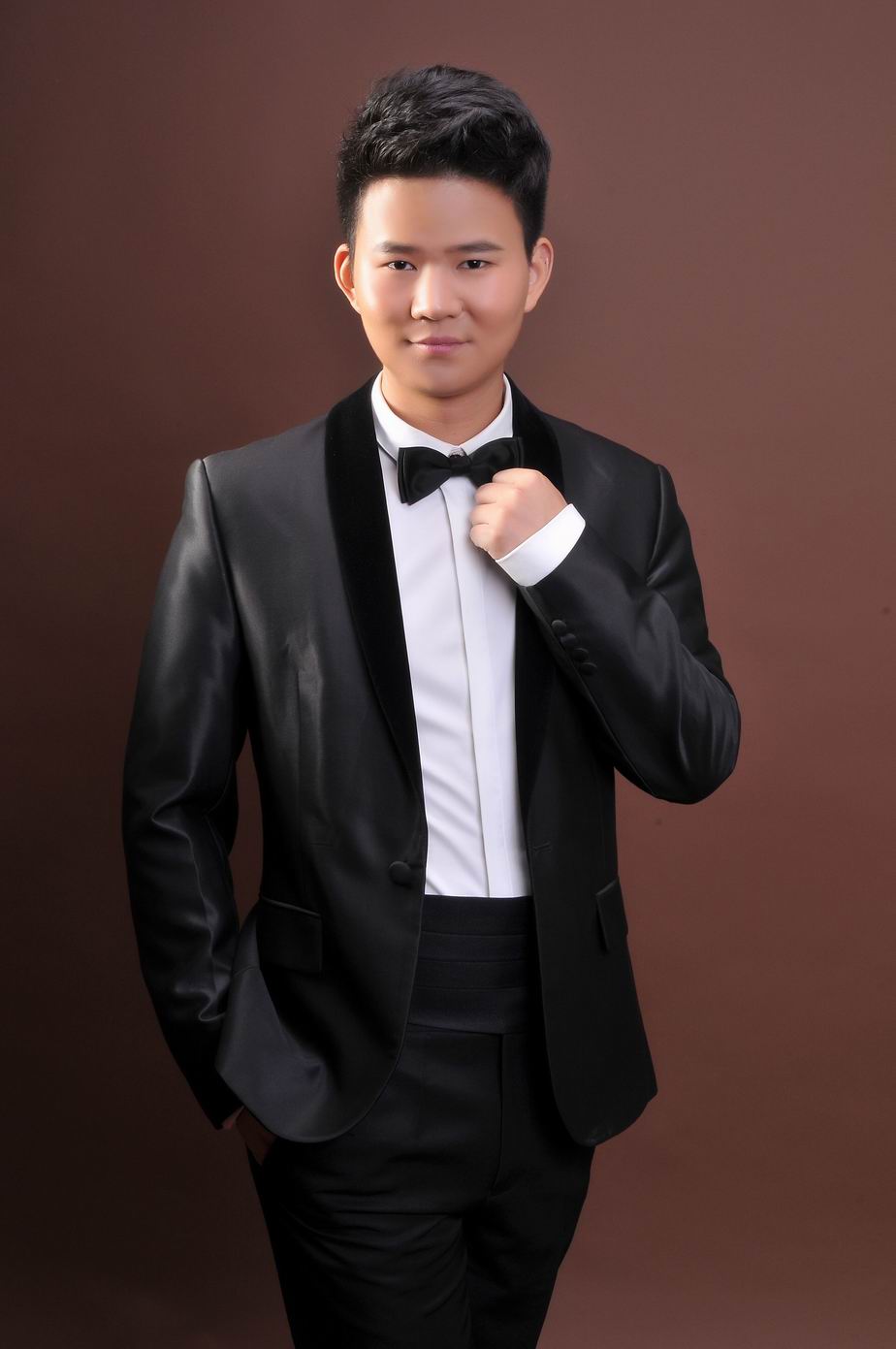 调整大小 音乐系教师陈亦亢.jpg 调整大小 音乐系教师陈亦亢.jpg