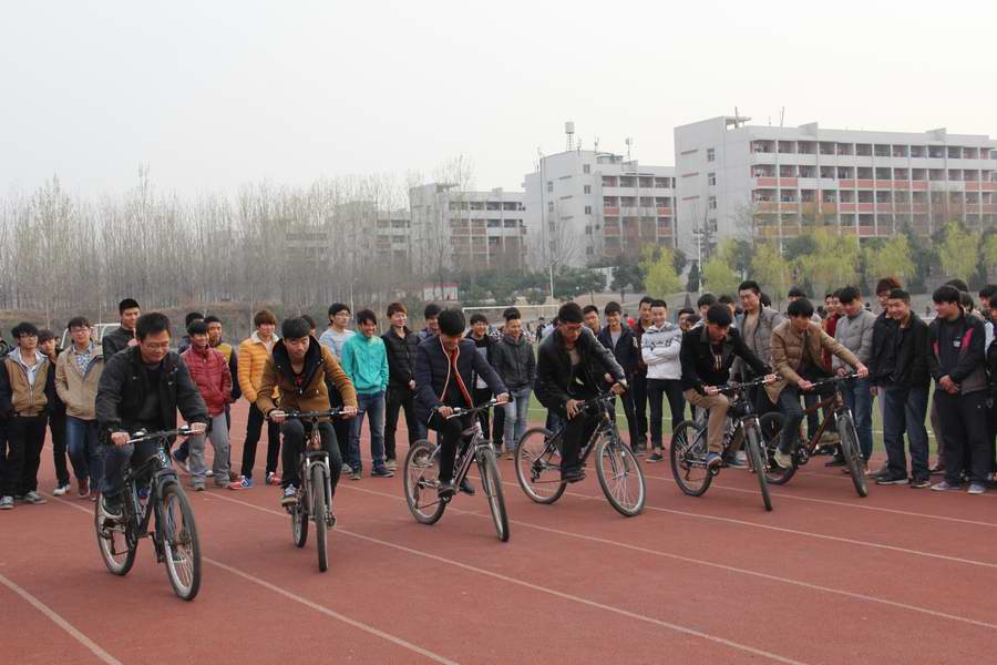 活动照 135.jpg 活动照 135.jpg