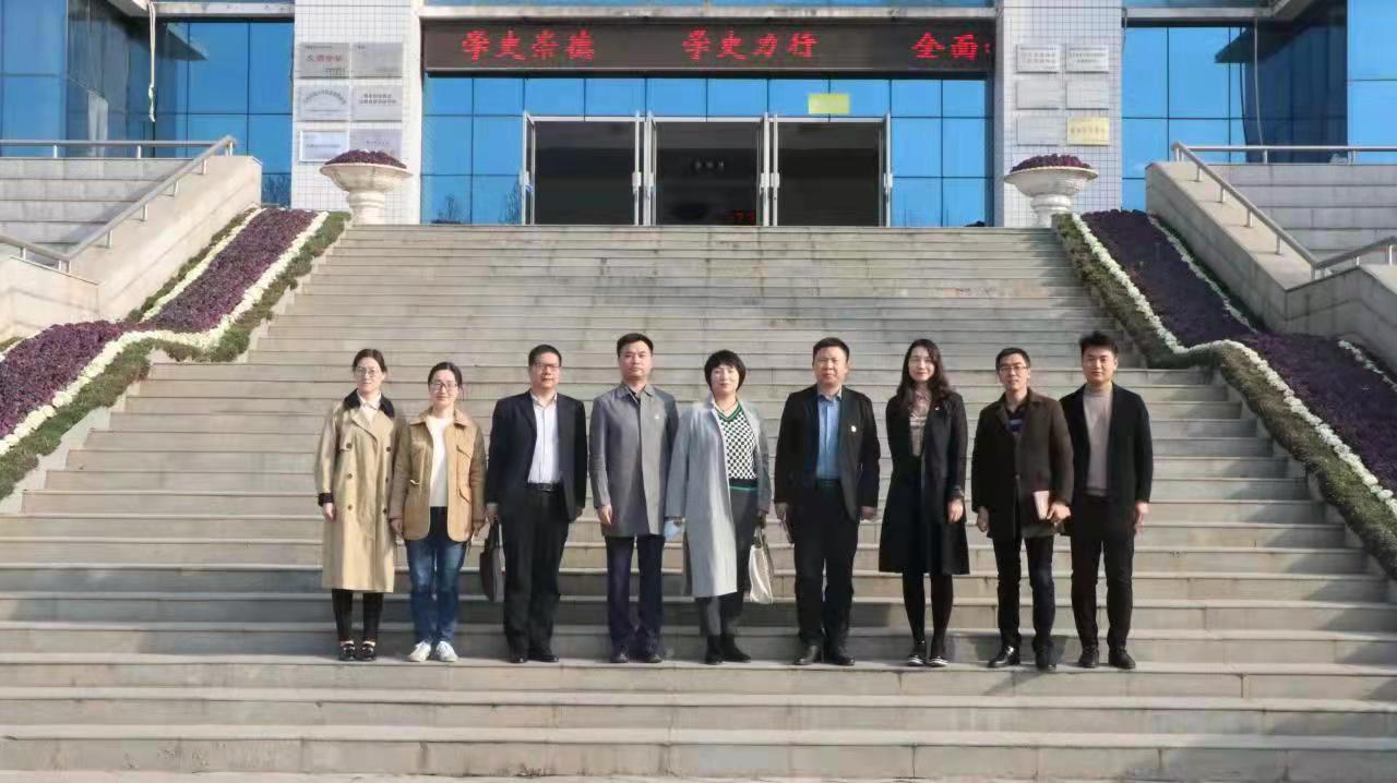 郑州工商学院党委副书记马纪岗一行到郑州科技学院交流