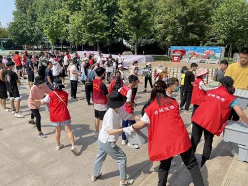 说明: 这就是厅长点名的河南教育铁军“志愿红”