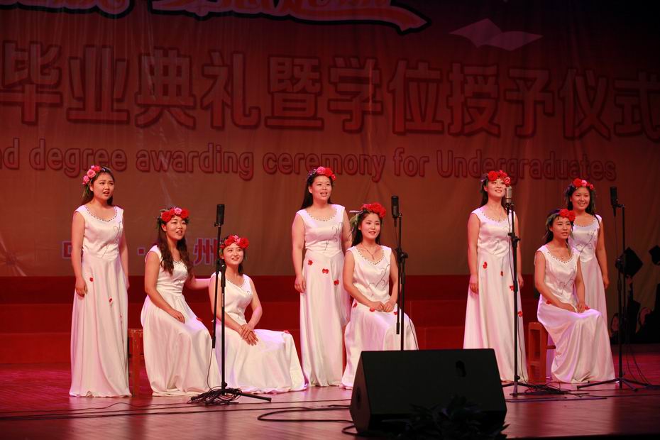 13 文艺表演.JPG