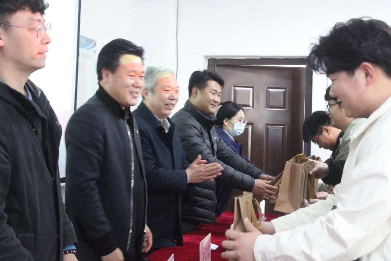 图片3.jpg 图片3.jpg
