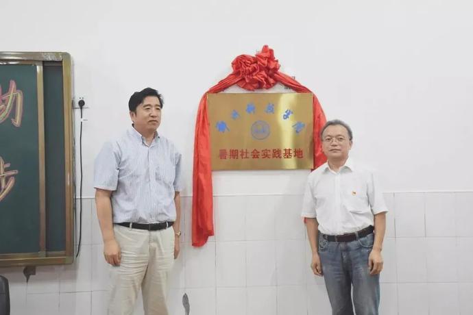 说明: https://nimg.ws.126.net/?url=http%3A%2F%2Fdingyue.ws.126.net%2F2020%2F0528%2Fa4dde07aj00qb0r5b0026c000u000k0m.jpg&thumbnail=690x2147483647&quality=75&type=jpg