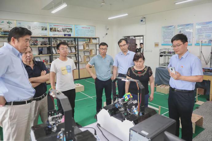 说明: https://nimg.ws.126.net/?url=http%3A%2F%2Fdingyue.ws.126.net%2F2021%2F0615%2F7a0aeb41j00quqfwo002pc000u000k0m.jpg&thumbnail=690x2147483647&quality=75&type=jpg