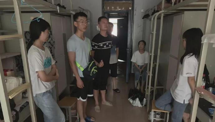 说明: https://nimg.ws.126.net/?url=http%3A%2F%2Fdingyue.ws.126.net%2F2021%2F0723%2Fadb9a509j00qwp91q001oc000u000h1m.jpg&thumbnail=690x2147483647&quality=75&type=jpg
