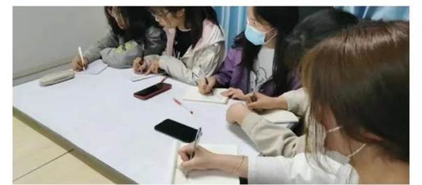 说明: 郑州科技学院青年通讯社荣获“河南省文明社团”荣誉称号