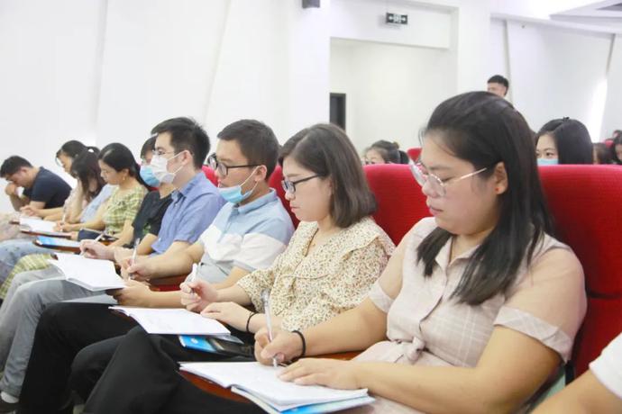 说明: https://nimg.ws.126.net/?url=http%3A%2F%2Fdingyue.ws.126.net%2F2020%2F0904%2Fd1b7809aj00qg50pf0029c000u000k0m.jpg&thumbnail=690x2147483647&quality=75&type=jpg