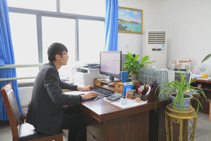 说明: https://nimg.ws.126.net/?url=http%3A%2F%2Fdingyue.ws.126.net%2F2021%2F1121%2F6036d741j00r2x5fq002ac000u000k0m.jpg&thumbnail=690x10000&quality=75&type=jpg