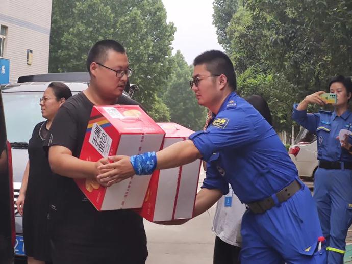 说明: https://nimg.ws.126.net/?url=http%3A%2F%2Fdingyue.ws.126.net%2F2021%2F0723%2F0821185ej00qwp91s003fc000u000mim.jpg&thumbnail=690x2147483647&quality=75&type=jpg