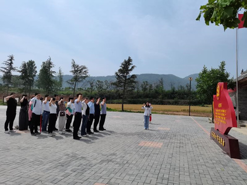 郑州科技学院图书馆组织党员赴豫西抗日根据地纪念馆开展党史学习教育