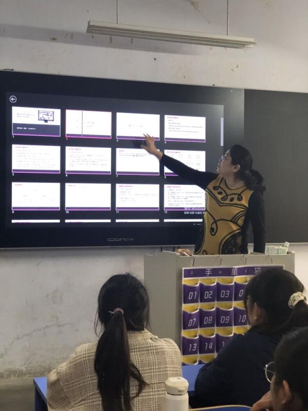 @郑州科技学院举办“期货知识进校园”1.jpg