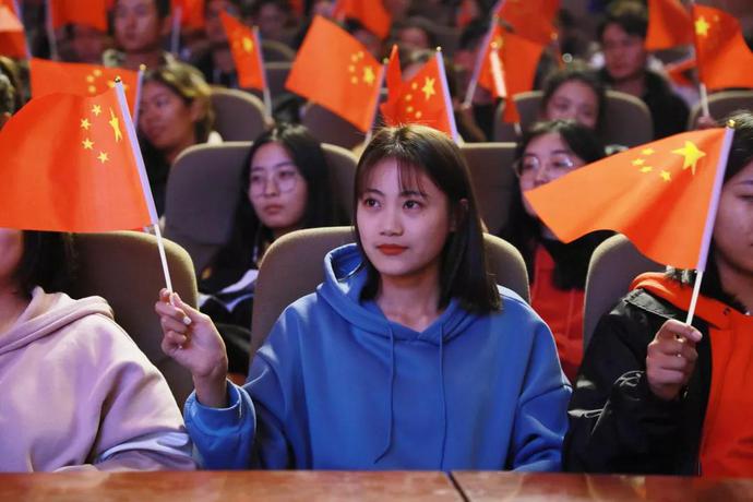 说明: https://nimg.ws.126.net/?url=http%3A%2F%2Fdingyue.ws.126.net%2FVmWbrYoQme7m4Q3eV9E2uRMOG5YhCea6hYI5IqZkJK1OW1571889227660compressflag.jpg&thumbnail=690x2147483647&quality=75&type=jpg