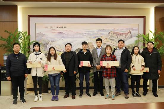 说明: E:\影像文件\2019年照片\2019年12月10日-总务处-郑科锦鲤颁奖仪式-随玉领\9O9A2021.jpg