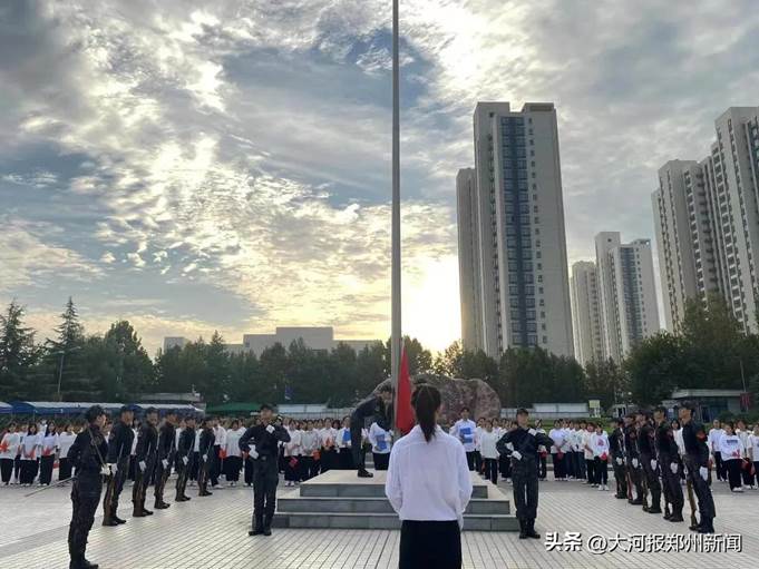 说明: https://p3-sign.toutiaoimg.com/tos-cn-i-qvj2lq49k0/9513f898eb86480a934782e11740384e~noop.image?_iz=58558&from=article.pc_detail&x-expires=1665796868&x-signature=NiBbTStiAz9gM513FTuf4hwSNuE%3D