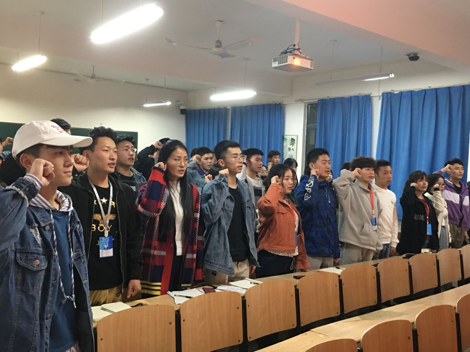 QQ图片20190326084240.jpg QQ图片20190326084240.jpg