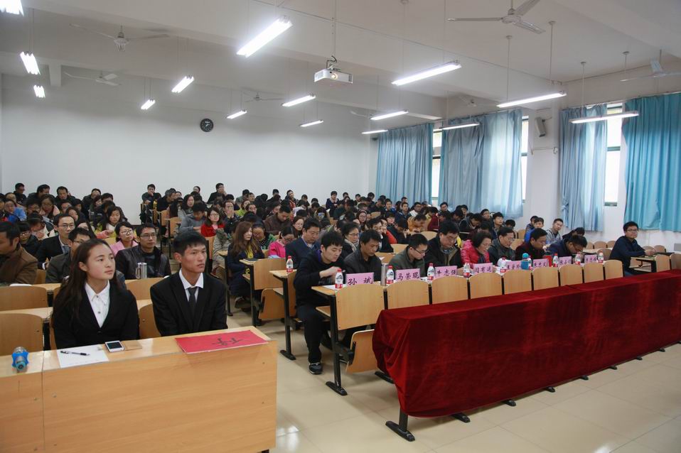 校新闻办拍说专业大赛照片2.JPG