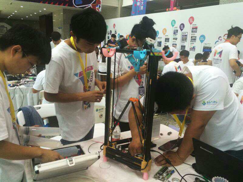 郑州科技学院获“中美青年创客大赛”决赛权