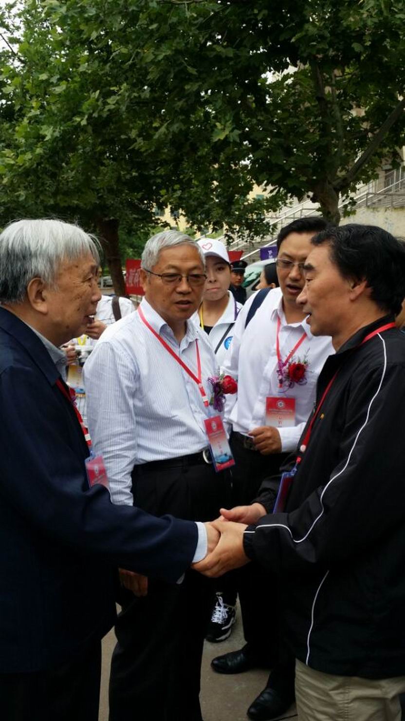 7中国科学院吴宏鑫院士亲切会见我校实践教学中心杨杰慧主任.jpg