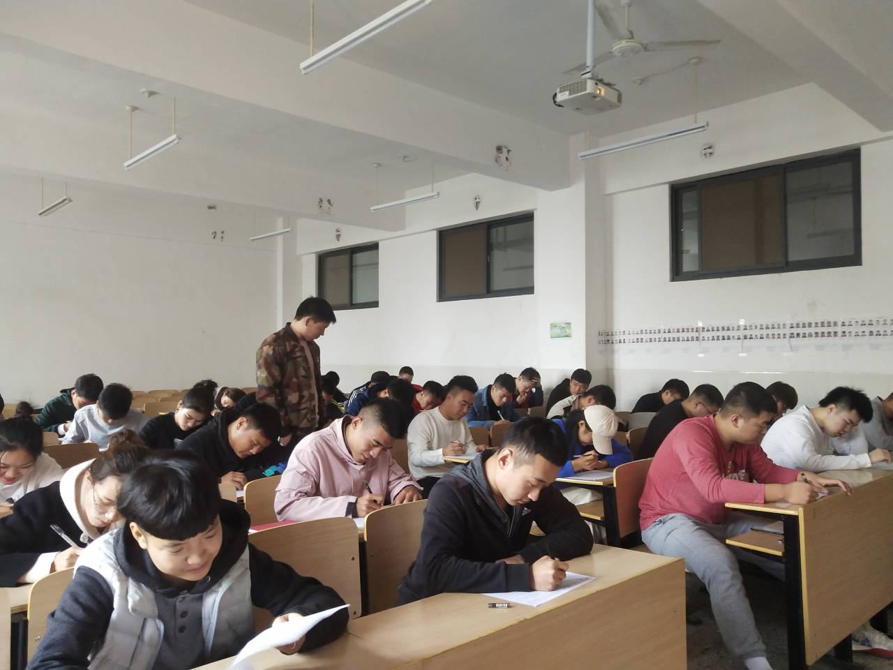 QQ图片20191105230233.jpg