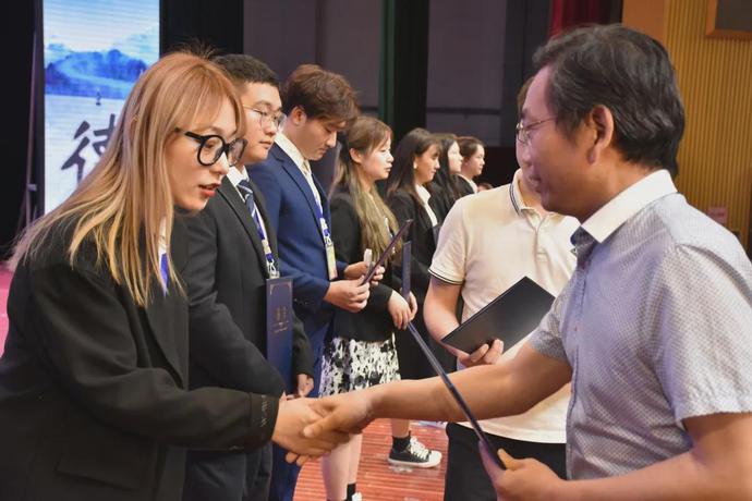 说明: https://nimg.ws.126.net/?url=http%3A%2F%2Fdingyue.ws.126.net%2F2021%2F0525%2Ffcc7e498j00qtn5ui002ic000u000k0m.jpg&thumbnail=690x2147483647&quality=75&type=jpg