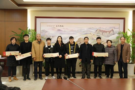 说明: E:\影像文件\2019年照片\2019年12月10日-总务处-郑科锦鲤颁奖仪式-随玉领\9O9A1999.jpg