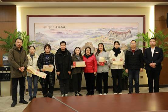 说明: E:\影像文件\2019年照片\2019年12月10日-总务处-郑科锦鲤颁奖仪式-随玉领\9O9A2007.jpg
