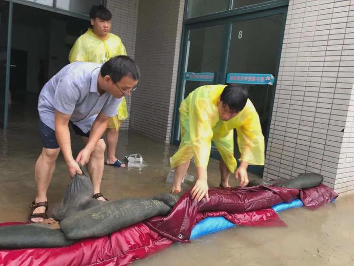 说明: https://nimg.ws.126.net/?url=http%3A%2F%2Fdingyue.ws.126.net%2F2021%2F0723%2Ffbf79e83j00qwp91o002yc000u000mim.jpg&thumbnail=690x2147483647&quality=75&type=jpg