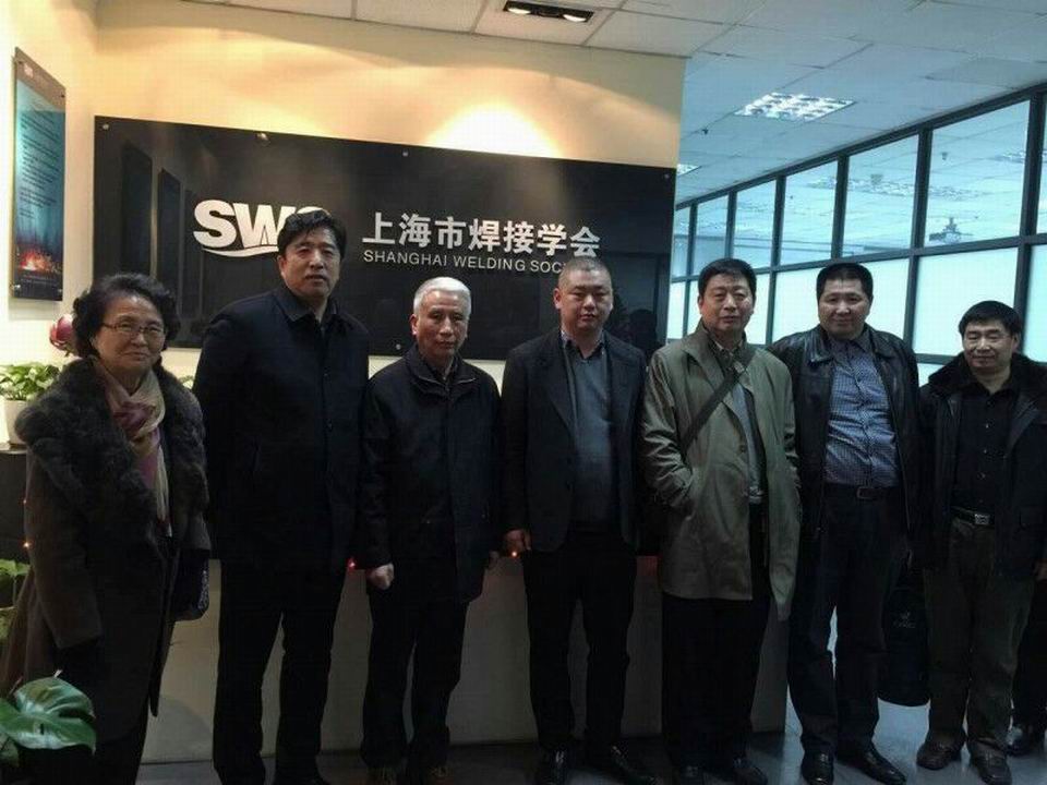 调整大小 0FF1F0F4B2F8629687D524F9BFB22433.jpg
